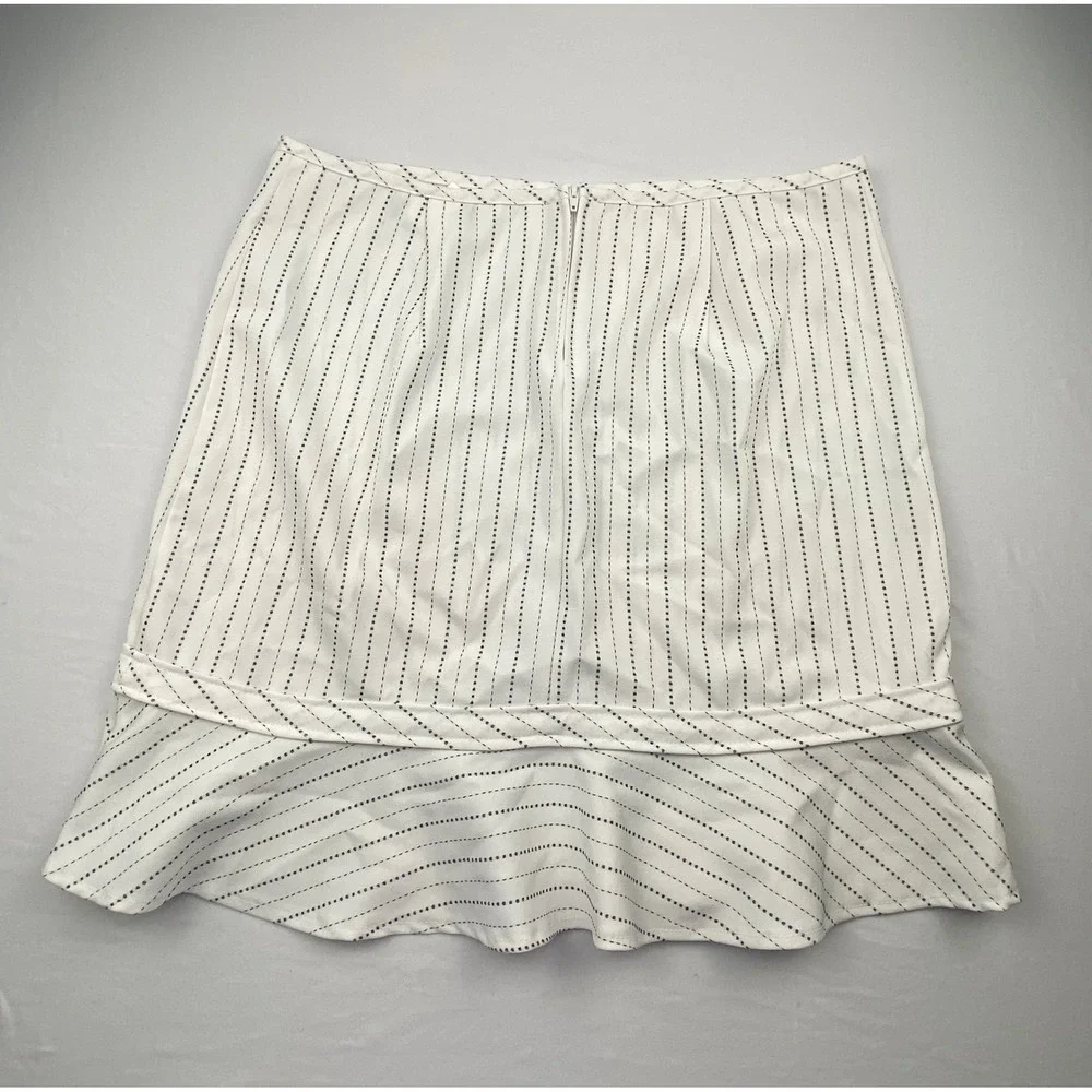 Jodi Kristopher White Black Dotted Stripe Ruffle Hem Mini Skirt Size 5 9675-X210